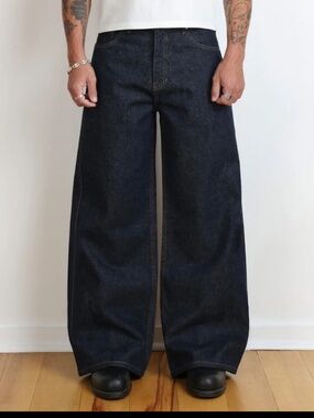 Pool house New York Tokyo Dad jeans